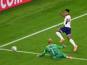 Supporting image for story: Ex-striker sounds call for Aston Villa's Ollie Watkins amid England's Euro struggles