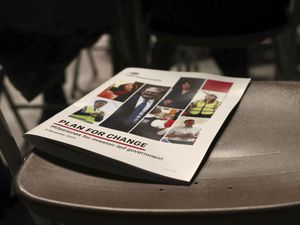 Supporting image for story: Starmer denies watering down green power target in new ‘plan for change’