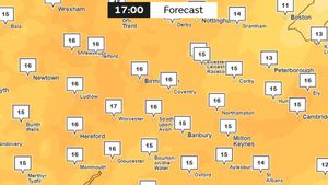 Met Office weather map for the West Midlands - 17:00 on Easter Sunday.