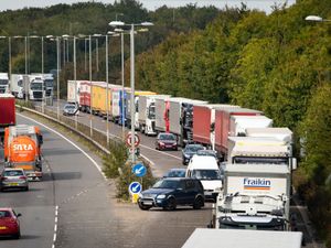 Supporting image for story: Leaked Brexit letter warns of 7,000 trucks queuing in Kent with waits of two days