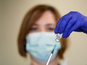 Supporting image for story: Adviser calls on people to get Covid booster jab amid vaccine efficacy warning