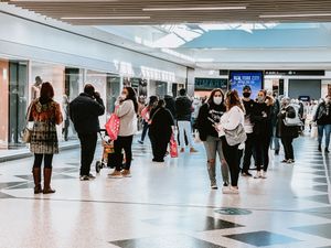 Supporting image for story: Telford Primark shoppers wait patiently in last days before 'non-essential' shops close again