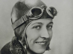 Supporting image for story: Photograph soars away at auction sale