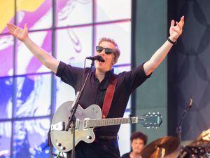 Supporting image for story: George Ezra reschedules shows after falling ill with chicken pox