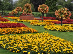 Supporting image for story: 'Keep Cae Glas Park shut' say Oswestry residents