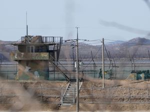 Supporting image for story: South Korean troops fire warning shots after North’s soldiers cross border