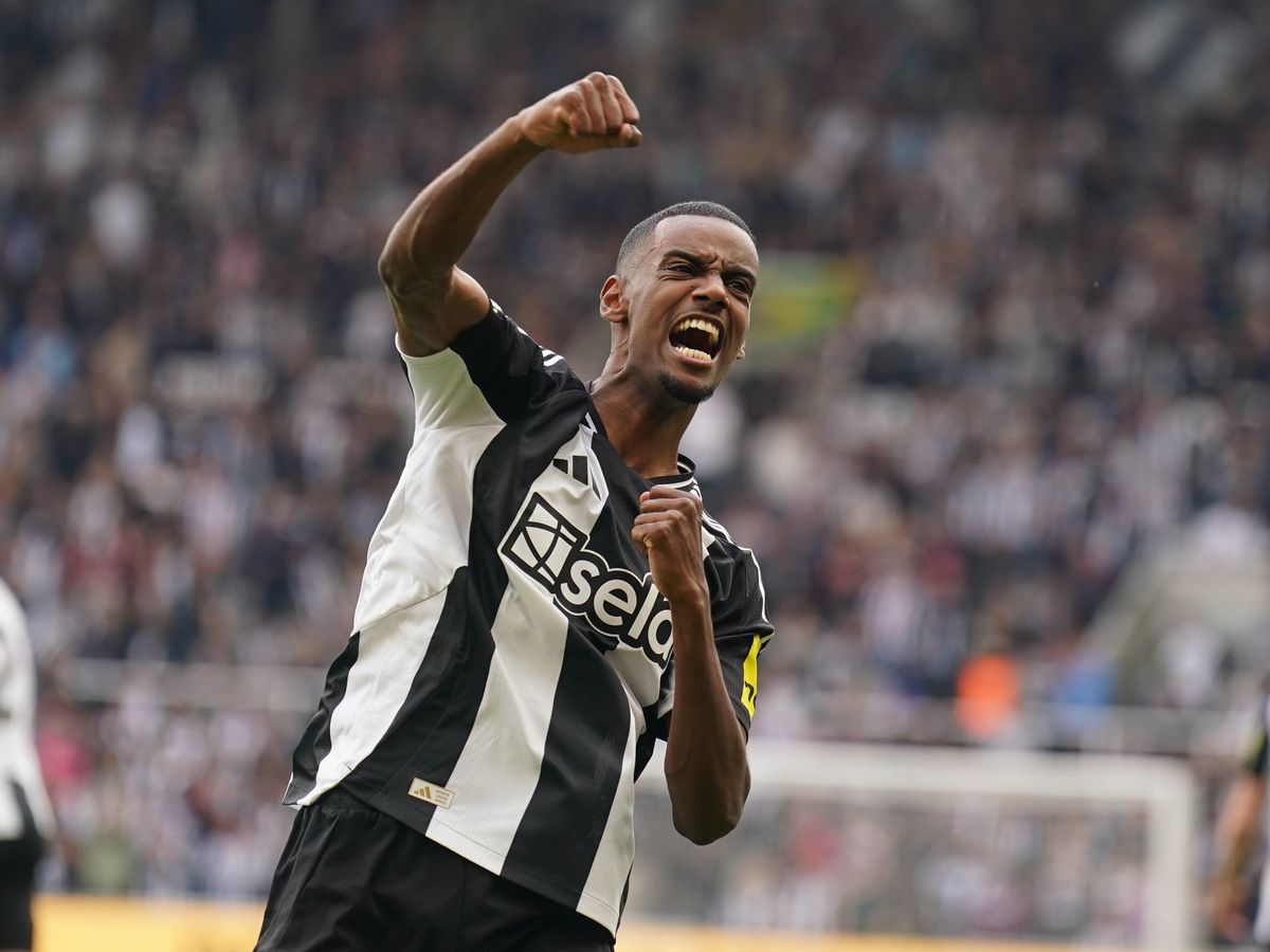 Newcastle boss Eddie Howe hopes ‘electric’ Alexander Isak is fit to face Everton