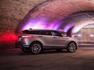 Supporting image for story: First Look: Behind the wheel of the all-new, tech-laden Range Rover Evoque