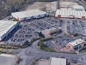 Supporting image for story: Schoolboy suspect released after toy gun used to hold up traffic