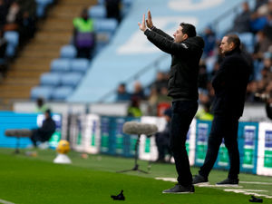 Supporting image for story: West Brom boss explains Mikey Johnston's half-time withdrawal and thoughts on leaving on Jayson Molumby