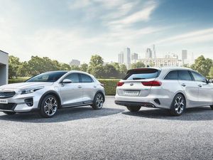 Supporting image for story: Order books open for plug-in variants of Kia Xceed and Ceed Sportswagon