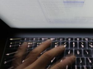 Supporting image for story: Google cancels staff diversity meeting over safety fears