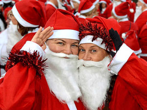 Supporting image for story: Santas galore at country park race
