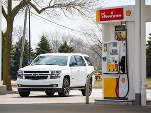 Supporting image for story: Chevrolet owners can now pay for petrol from inside their cars