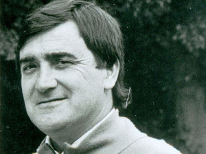 Supporting image for story: Top boxing coach Harry dies aged 76