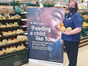 Supporting image for story: Tasty food and veg given to schoolchildren