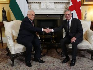 Supporting image for story: Starmer meets Palestinian Authority president Abbas at No 10