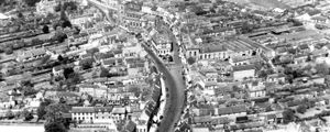 This 1950s aerial view of Newport clearly shows the town's distinctive burgage plots.