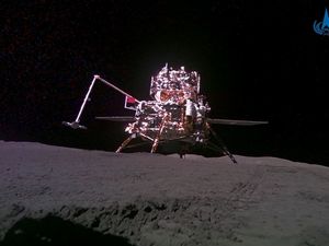 Supporting image for story: Chinese probe returns to Earth with first samples from far side of the Moon