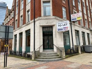 Supporting image for story: New Birmingham chicken restaurant to create 20 jobs