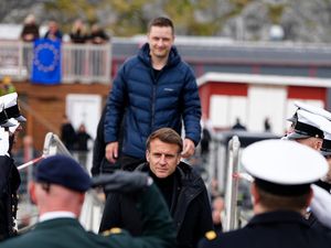 Supporting image for story: Macron visits Greenland to show European support for strategic Arctic island