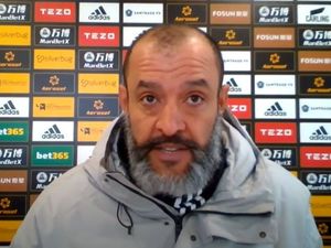 Supporting image for story: WATCH: Nuno and Suzi join appeal to ignore 'lies' and go for the vaccine