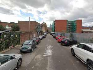 Supporting image for story: Police hunt murder suspect after man is found dead in flat