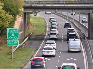 Supporting image for story: Watch: Telford taxi drivers in go-slow 'strike' protest over higher fees at Veezu