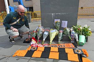 Wolves fans leave tributes after the sudden and tragic death of Diogo Jota