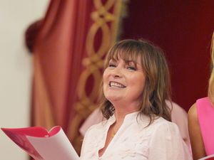 Supporting image for story: Lorraine Kelly ‘glad to be back’ as she returns to ITV show after surgery