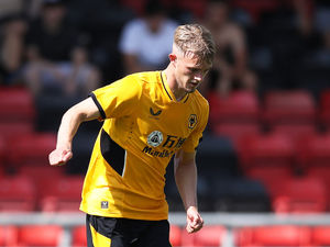 Supporting image for story: Wolves' Taylor Perry signs loan deal at Cheltenham 