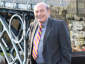 Supporting image for story: Tributes paid after death of former Wellington mayor Denis Allen