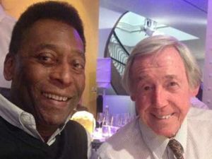 Supporting image for story: Gordon Banks to be reunited with Pele in Cannock