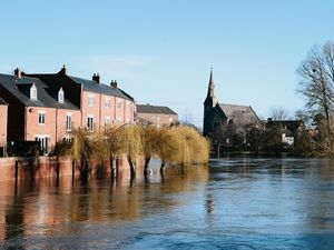 Supporting image for story: Shropshire flooding: Key Shrewsbury roads back open but Bridgnorth still submerged as Ironbridge critical incident ends