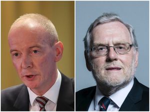 Supporting image for story: MPs: Police 'stabbed in the back' over pensions changes