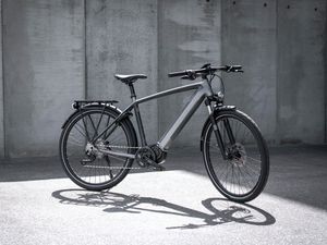 Supporting image for story: Triumph launches first E-bike – the Trekker GT