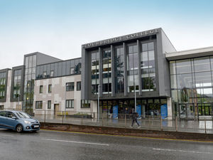 Supporting image for story: Closing Stourbridge College 'better alternative' - MP