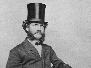 Supporting image for story: Penniless spy leap to his death