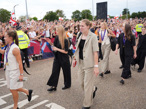 Supporting image for story: Hannah Hampton and England team mates greeted by 50,000 fans after Euros victory