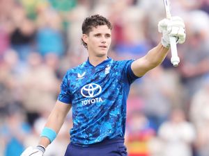 Supporting image for story: Jacob Bethell ton sets England on way to record ODI victory over South Africa