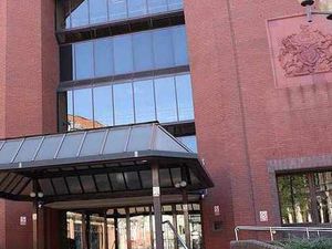 Supporting image for story: Smethwick murder accused's wife died from pressure to the neck, jury is told 