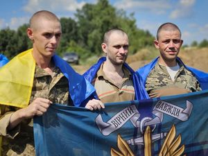 Supporting image for story: Russia and Ukraine swap 95 prisoners of war each in latest exchange