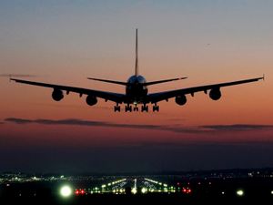 Supporting image for story: Very few UK flights affected by Airbus 320 software update