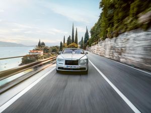 Supporting image for story: Rolls-Royce unveils Dawn Silver Bullet special edition