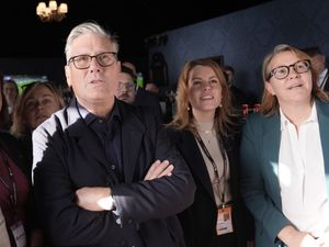 Supporting image for story: Starmer walks out of pub after Newcastle United score against Arsenal