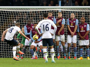 Supporting image for story: Report and pictures of Villa 1 Tottenham 2