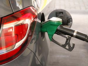 Supporting image for story: Fuel economy is a top priority for nearly a quarter of car buyers, finds survey