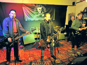Supporting image for story: The Specials guitarist Roddy wows fans in pub gig
