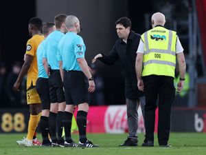 Supporting image for story: Andoni Iraola claims VAR replays were misleading in 10-man Bournemouth’s defeat