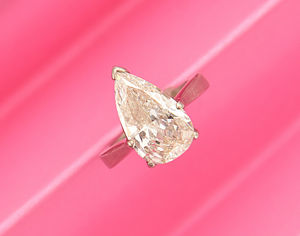 The pear cut diamond ring that sold for £15,000